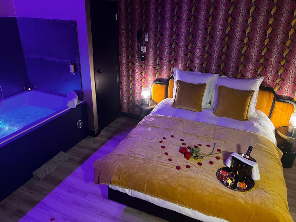 Hotel Mademoiselle Liege Bagian luar foto