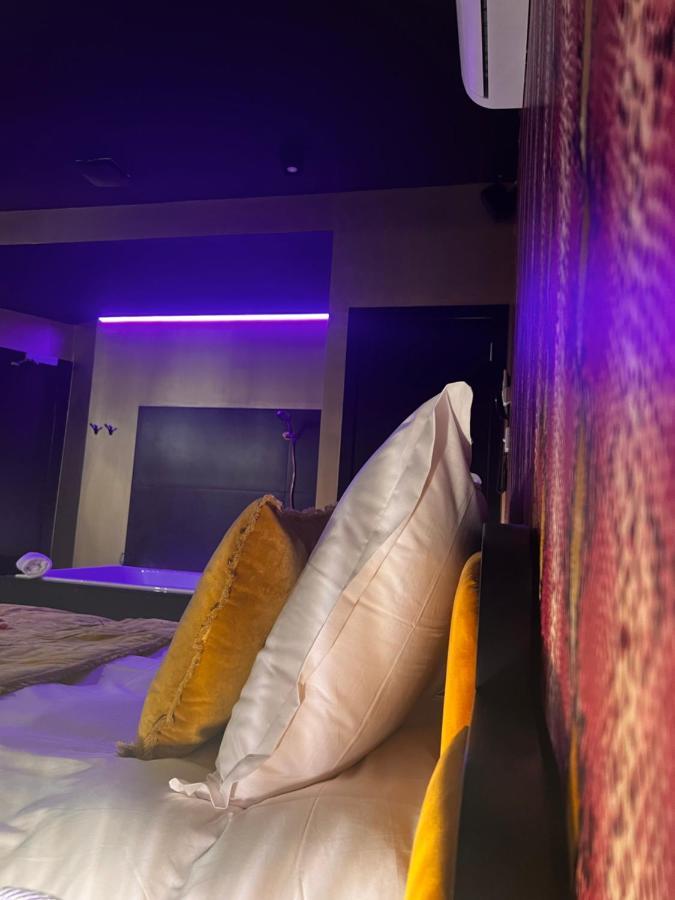 Hotel Mademoiselle Liege Bagian luar foto