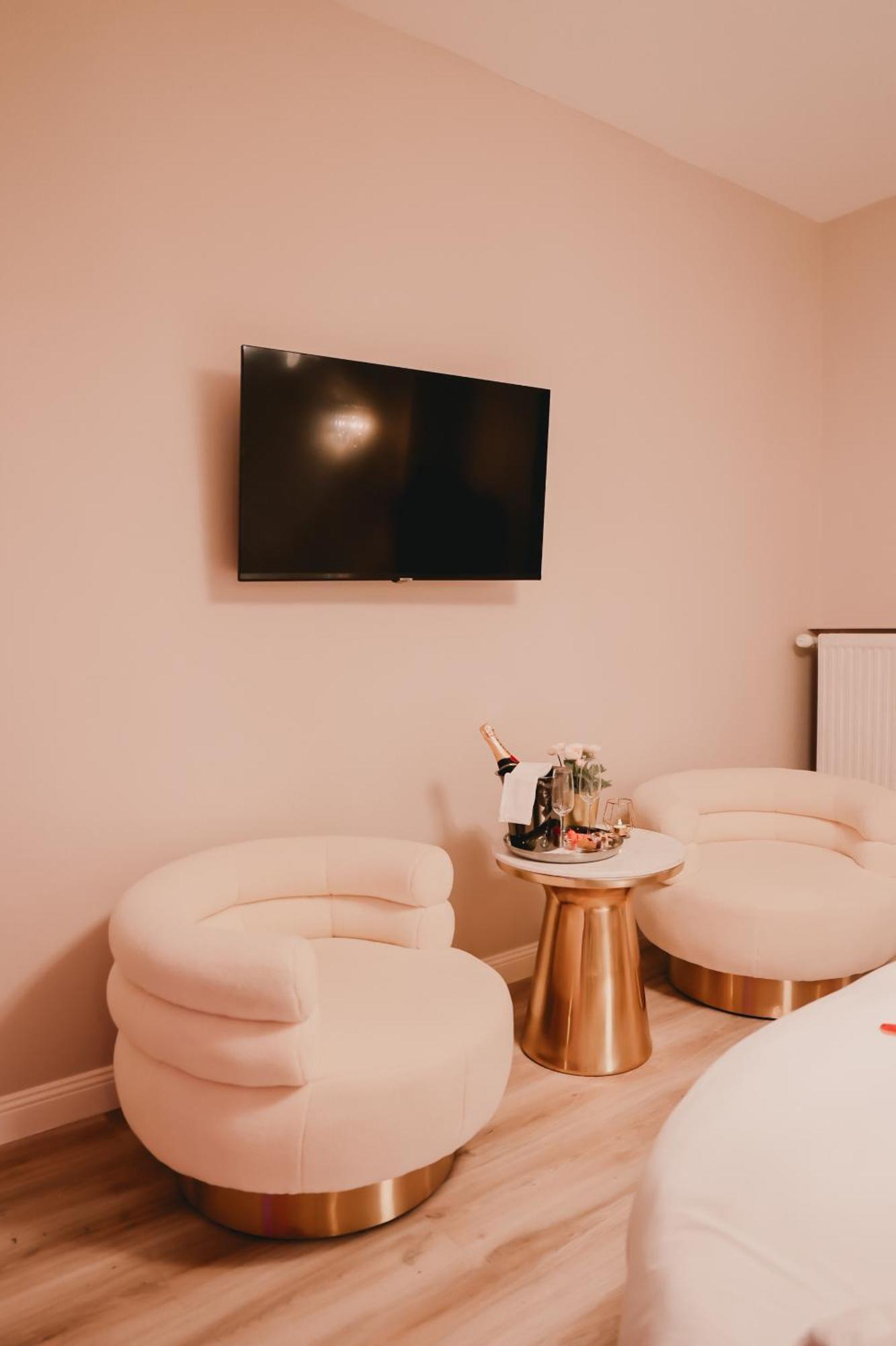 Hotel Mademoiselle Liege Bagian luar foto