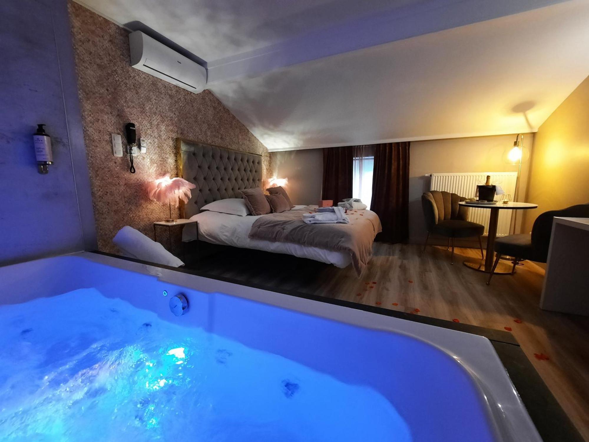 Hotel Mademoiselle Liege Bagian luar foto