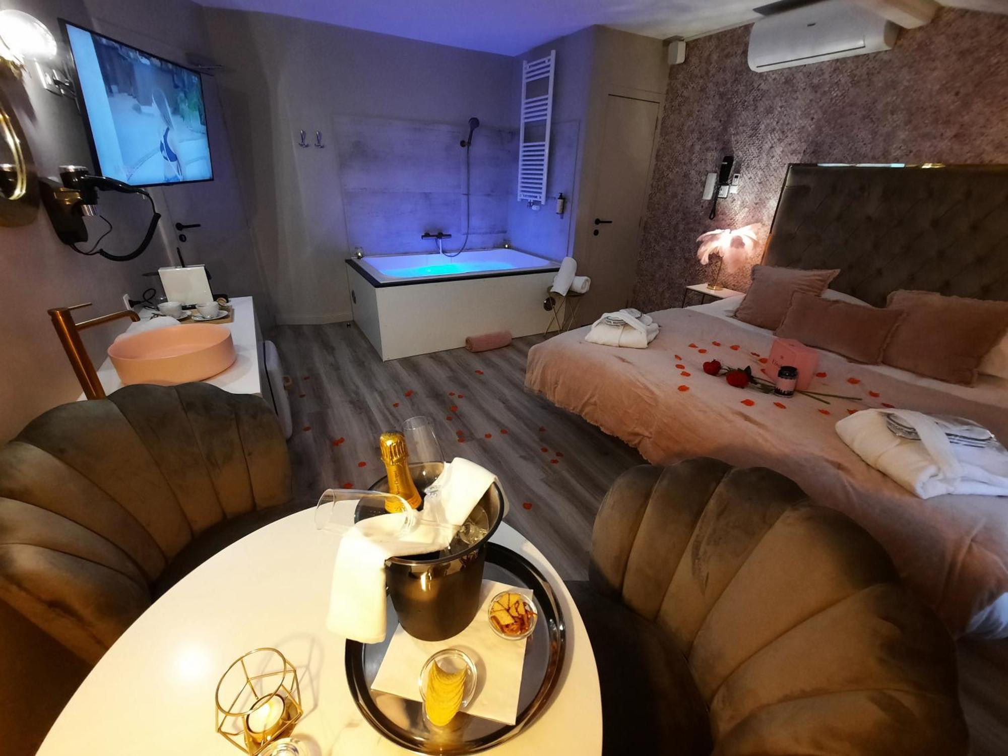 Hotel Mademoiselle Liege Bagian luar foto
