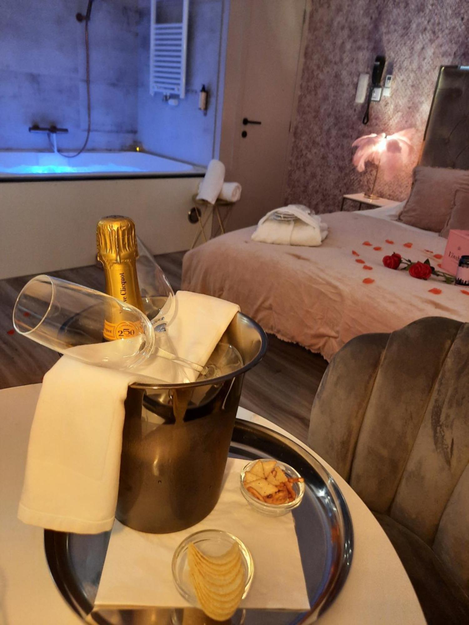 Hotel Mademoiselle Liege Bagian luar foto