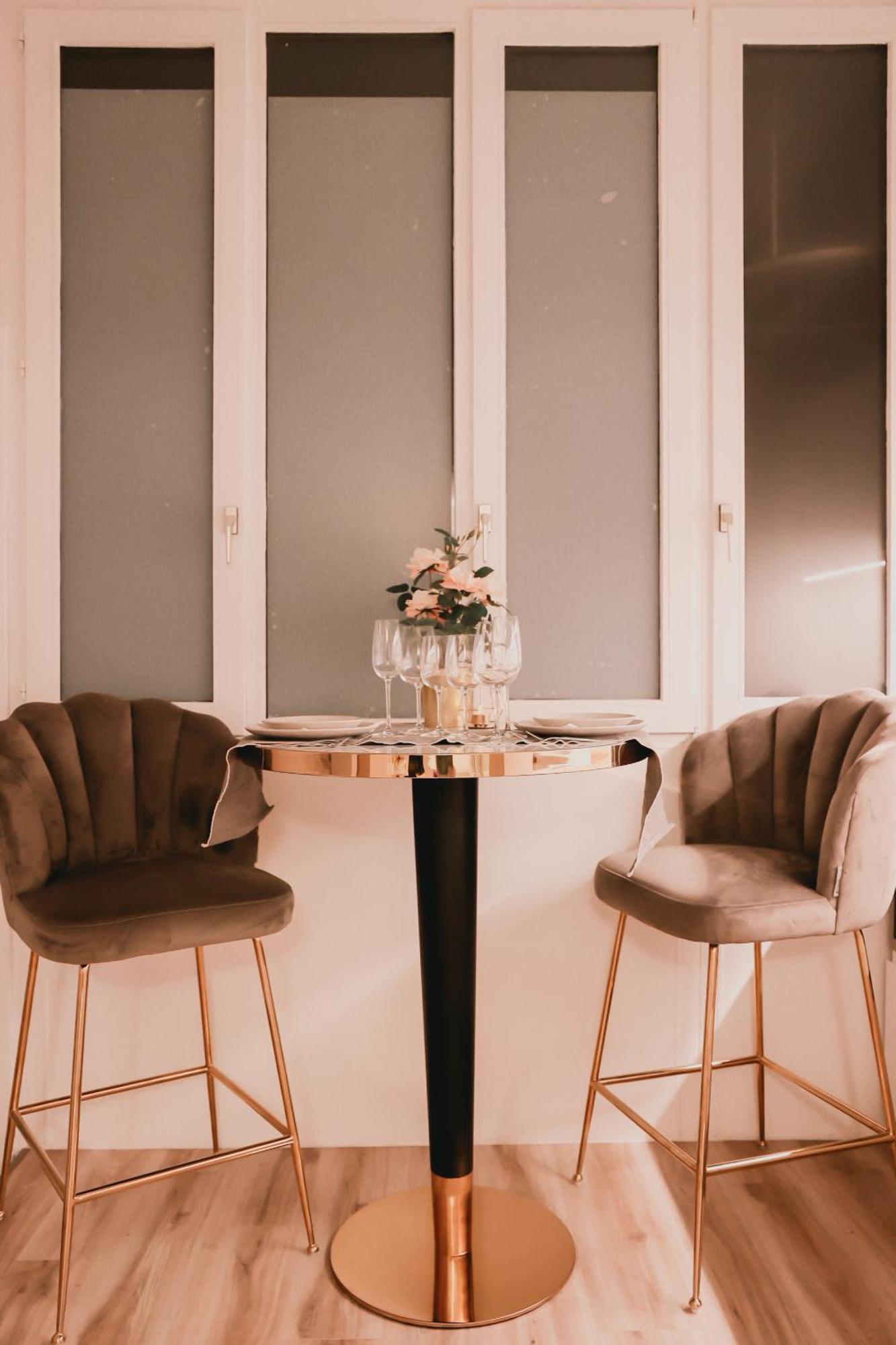 Hotel Mademoiselle Liege Bagian luar foto