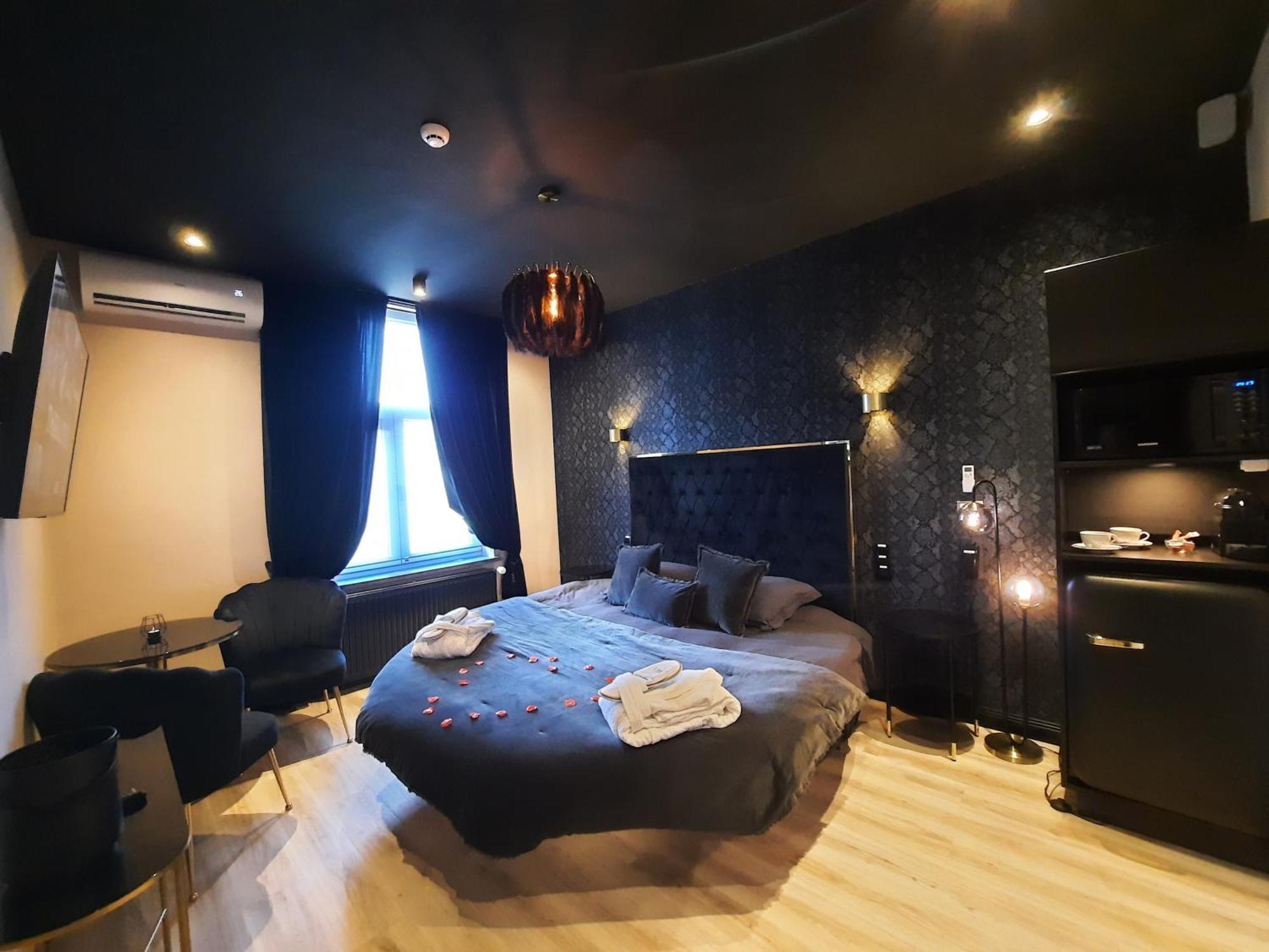 Hotel Mademoiselle Liege Bagian luar foto