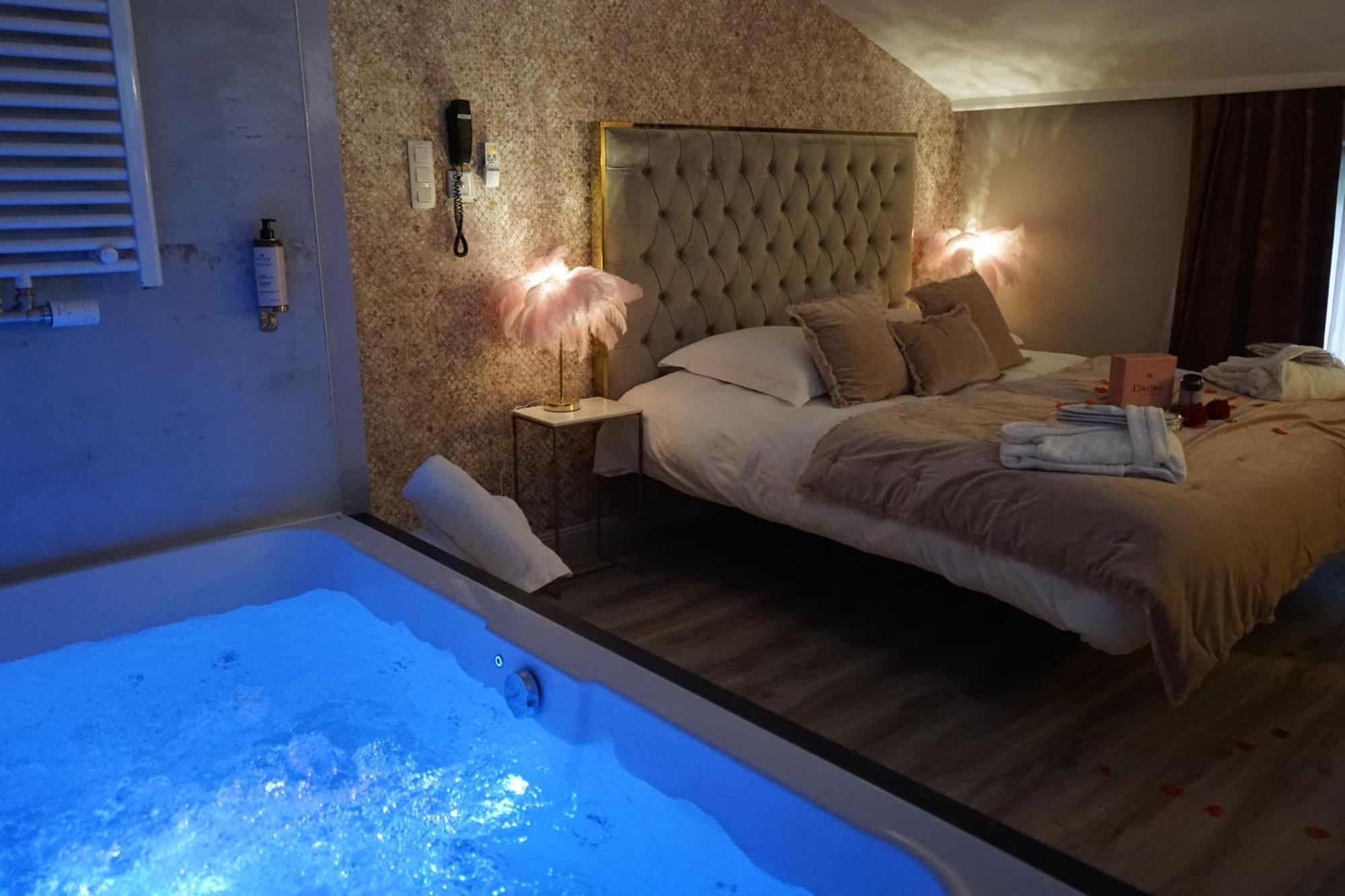 Hotel Mademoiselle Liege Bagian luar foto