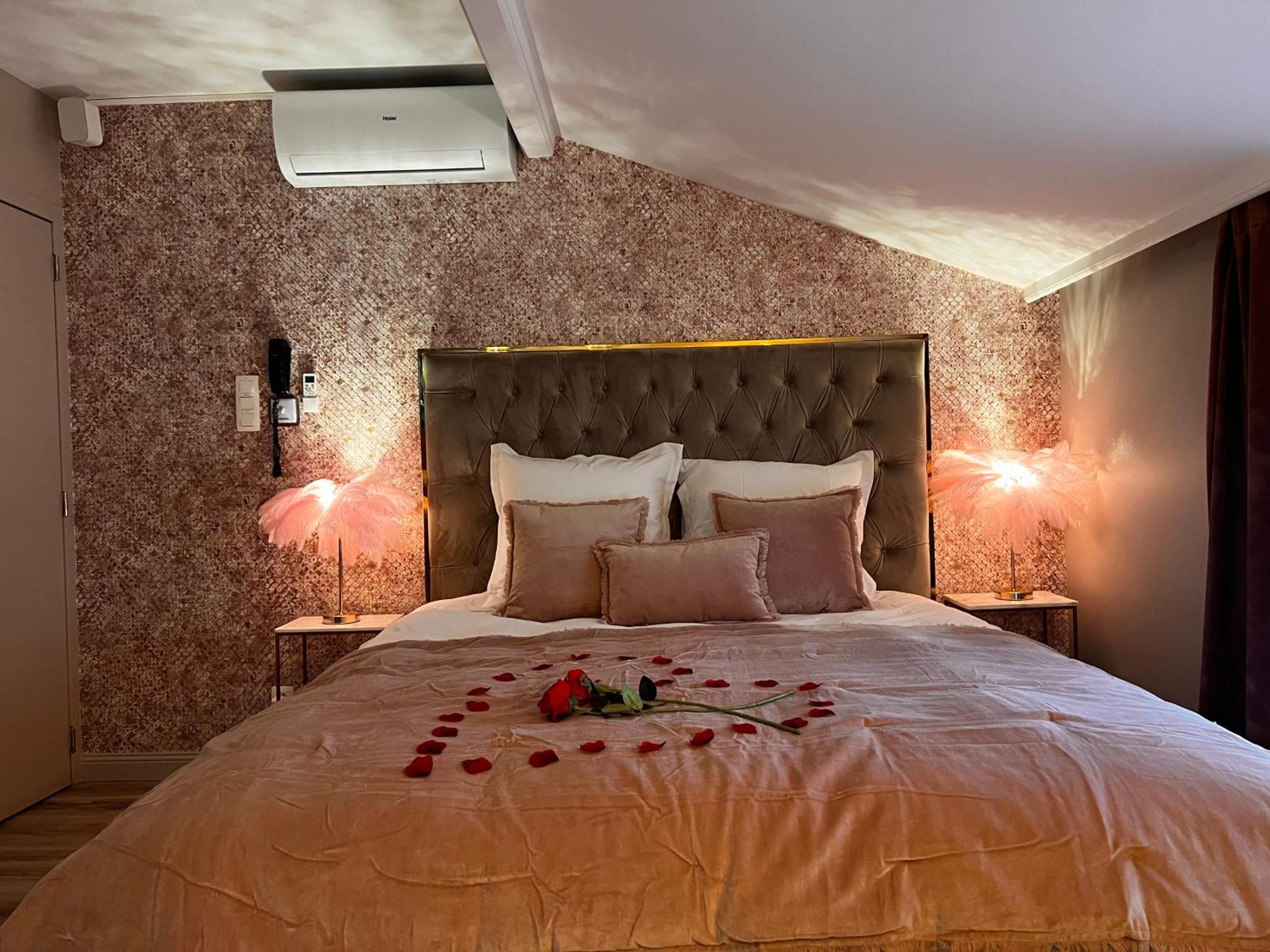Hotel Mademoiselle Liege Bagian luar foto