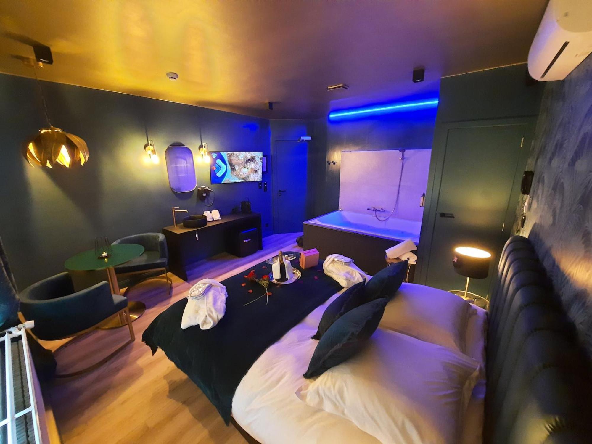 Hotel Mademoiselle Liege Bagian luar foto