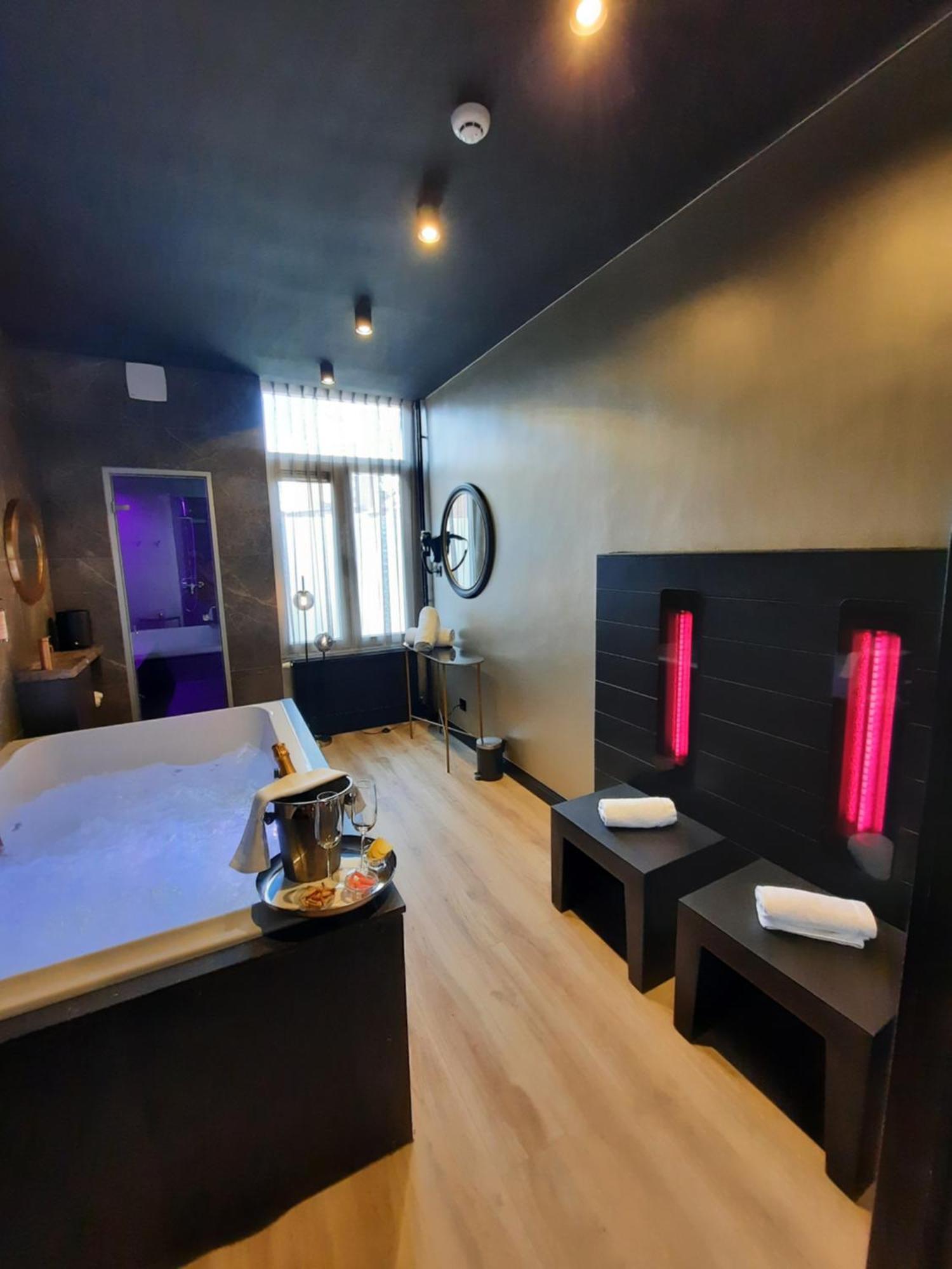 Hotel Mademoiselle Liege Bagian luar foto